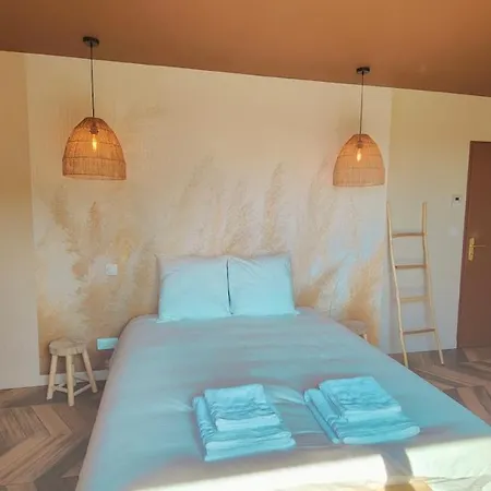 Camelia Jacuzzi Vue Villa *