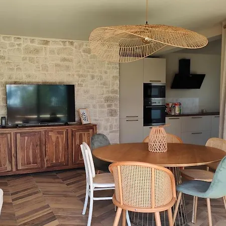 Camelia Jacuzzi Vue Villa *