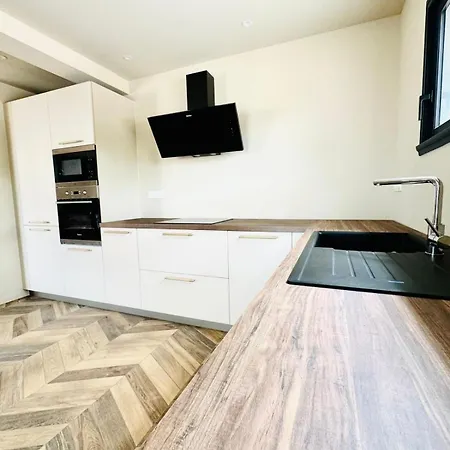 Camelia Jacuzzi Vue Villa