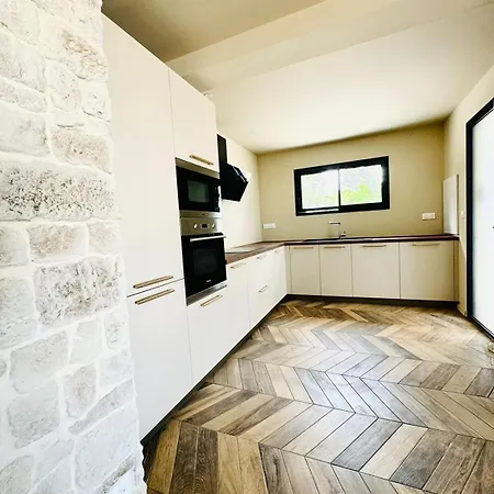 Villa Camelia Jacuzzi Vue