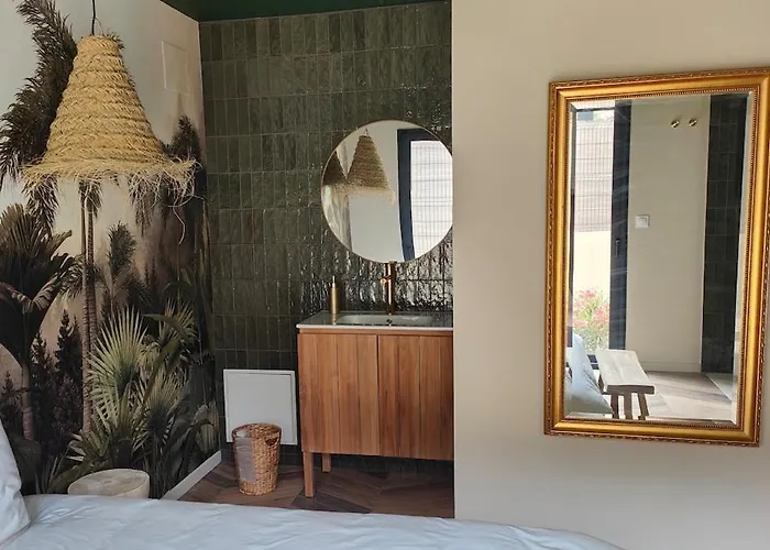 Camelia Jacuzzi Vue Villa *