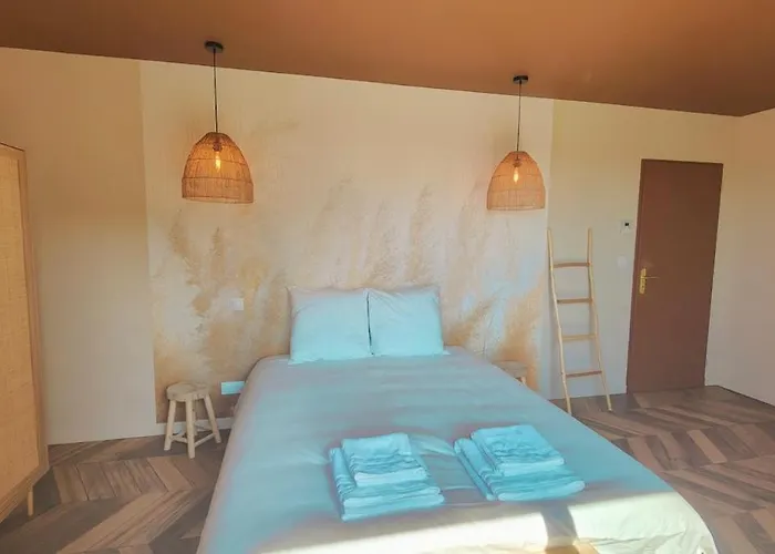 Camelia Jacuzzi Vue Villa *