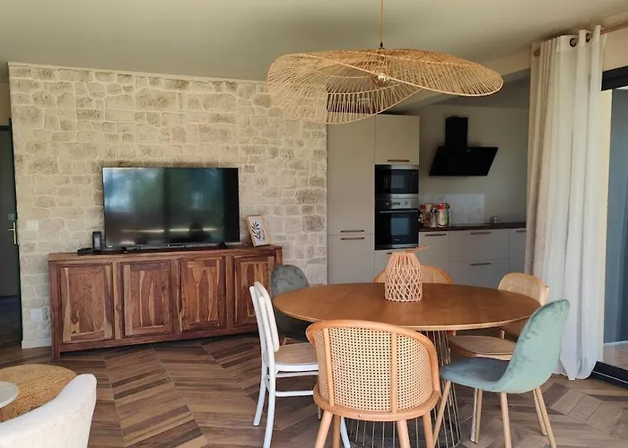 Camelia Jacuzzi Vue Villa *