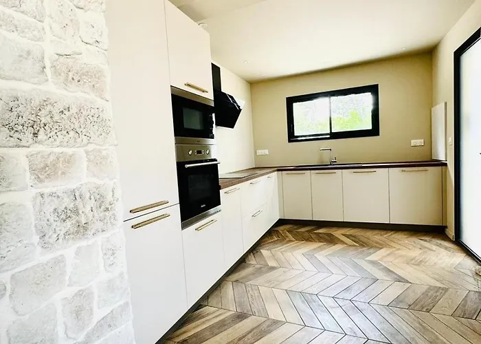 Villa Camelia Jacuzzi Vue